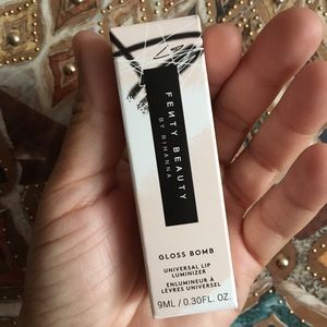 FENTY BEAUTY GLOSS BOMB 💣